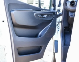 Mercedes-Benz Sprinter Crew Van High Roof 4-Cyl Diesel 2500 High Roof I4 Diesel 170" RWD 2026