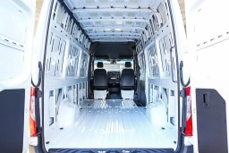 Mercedes-Benz Sprinter Crew Van High Roof 4-Cyl Diesel 2500 High Roof I4 Diesel 170" RWD 2026