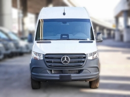 Mercedes-Benz Sprinter Crew Van High Roof 4-Cyl Diesel 2500 High Roof I4 Diesel 170" RWD 2026