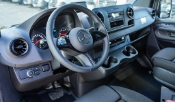 Mercedes-Benz Sprinter Crew Van High Roof 4-Cyl Diesel 2500 High Roof I4 Diesel 170" RWD 2026