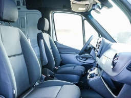 Mercedes-Benz Sprinter Crew Van High Roof 4-Cyl Diesel 2500 High Roof I4 Diesel 170" RWD 2026