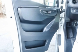 Mercedes-Benz Sprinter Crew Van High Roof 4-Cyl Diesel 2500 High Roof I4 Diesel 170" RWD 2026