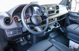 Mercedes-Benz Sprinter Crew Van High Roof 4-Cyl Diesel 2500 High Roof I4 Diesel 170" RWD 2026