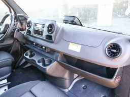 Mercedes-Benz Sprinter Crew Van High Roof 4-Cyl Diesel 2500 High Roof I4 Diesel 170" RWD 2026