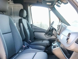Mercedes-Benz Sprinter Crew Van High Roof 4-Cyl Diesel 2500 High Roof I4 Diesel 170" RWD 2026