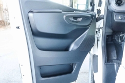 Mercedes-Benz Sprinter Crew Van High Roof 4-Cyl Diesel 2500 High Roof I4 Diesel 170" RWD 2026