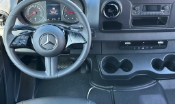 Mercedes-Benz Sprinter Crew Van High Roof 4-Cyl Diesel HO 2500 High Roof I4 Diesel HO 170" RWD 2026