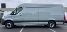Mercedes-Benz Sprinter Crew Van High Roof 4-Cyl Diesel HO 2500 High Roof I4 Diesel HO 170" RWD 2026