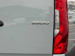 Mercedes-Benz Sprinter Crew Van High Roof 4-Cyl Diesel HO 2500 High Roof I4 Diesel HO 170" RWD 2026