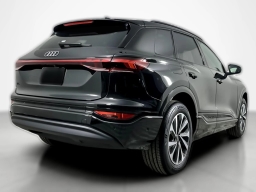 Audi Q6 e-tron Premium quattro 2025