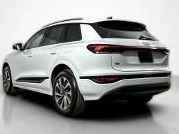 Audi Q6 e-tron Premium Plus quattro 2025