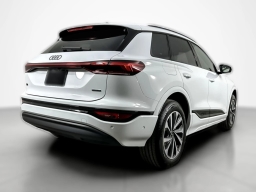 Audi Q6 e-tron Premium Plus quattro 2025