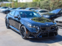 BMW M5 Base (A8) Sedan 2026