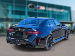 BMW M5 Base (A8) Sedan 2026