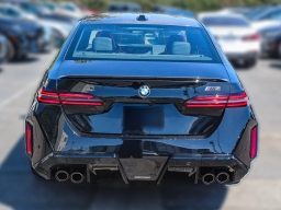 BMW M5 Base (A8) Sedan 2026