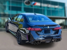 BMW M5 Base (A8) Sedan 2026