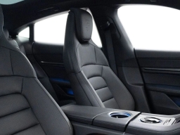 Porsche Taycan 4 AWD 2026