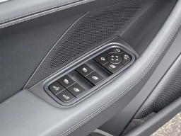 Porsche Panamera Base RWD 2026