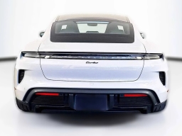 Porsche Taycan Turbo AWD 2025