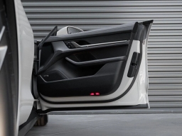 Porsche Taycan Turbo AWD 2025