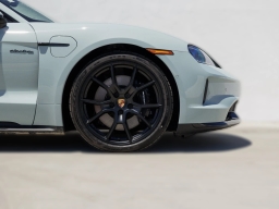 Porsche Taycan GTS AWD 2025
