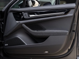 Porsche Panamera 4 E-Hybrid AWD 2026
