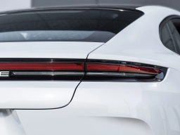 Porsche Panamera 4 E-Hybrid AWD 2026