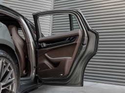 Porsche Panamera Turbo E-Hybrid AWD 2026