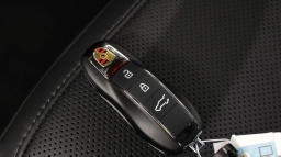 Porsche Macan T AWD 2026