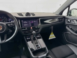 Porsche Macan T AWD 2025