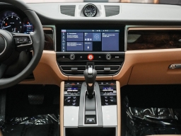 Porsche Macan T AWD 2026
