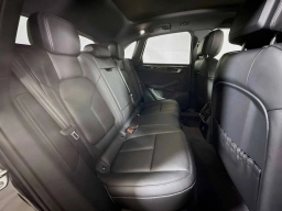 Porsche Macan T AWD 2025