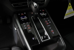 Porsche Macan T AWD 2026