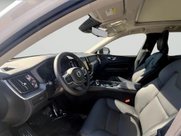 Volvo XC60 Core B5 AWD 2025