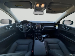 Volvo XC60 Core B5 AWD 2025