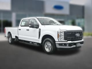 Ford Super Duty F-250 SRW XL 2WD Crew Cab 8' Box