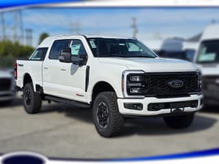 Ford Super Duty F-250 SRW LARIAT 4WD Crew Cab 6.75' Box