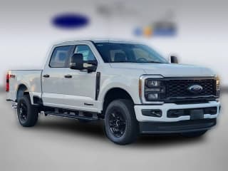 Ford Super Duty F-250 SRW XL 4WD Crew Cab 6.75' Box