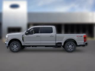 Ford Super Duty F-250 SRW LARIAT 4WD Crew Cab 6.75' Box