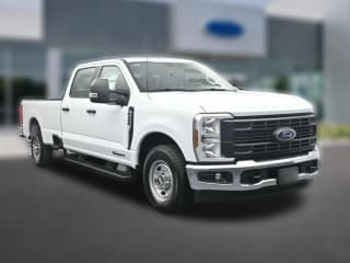 Ford Super Duty F-350 SRW XL 2WD Crew Cab 8' Box