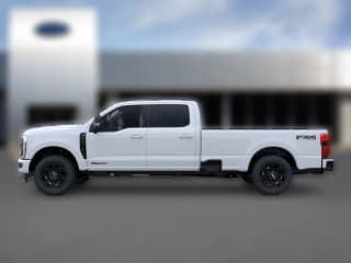 Ford Super Duty F-350 SRW XLT 4WD Crew Cab 8' Box