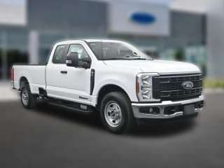 Ford Super Duty F-350 SRW XL 2WD SuperCab 8' Box
