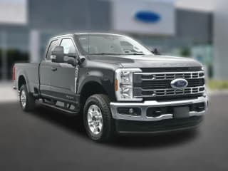Ford Super Duty F-350 SRW XLT 4WD SuperCab 8' Box