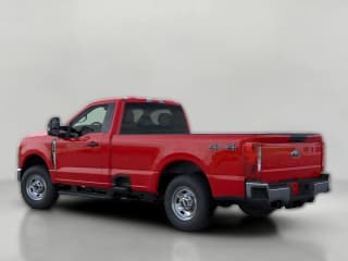 Ford Super Duty F-250 SRW XL 4WD Reg Cab 8' Box