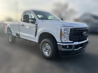 Ford Super Duty F-250 SRW XL 4WD Reg Cab 8' Box