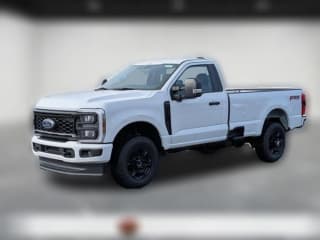 Ford Super Duty F-350 SRW XL 4WD Reg Cab 8' Box