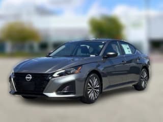Nissan Altima SV FWD