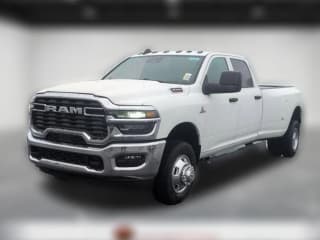Ram 3500 Tradesman 4x4 Crew Cab 8' Box