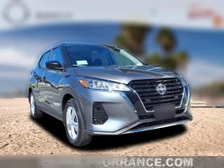 Nissan Kicks Play S FWD