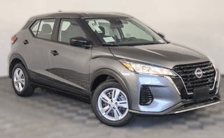 Nissan Kicks Play S FWD